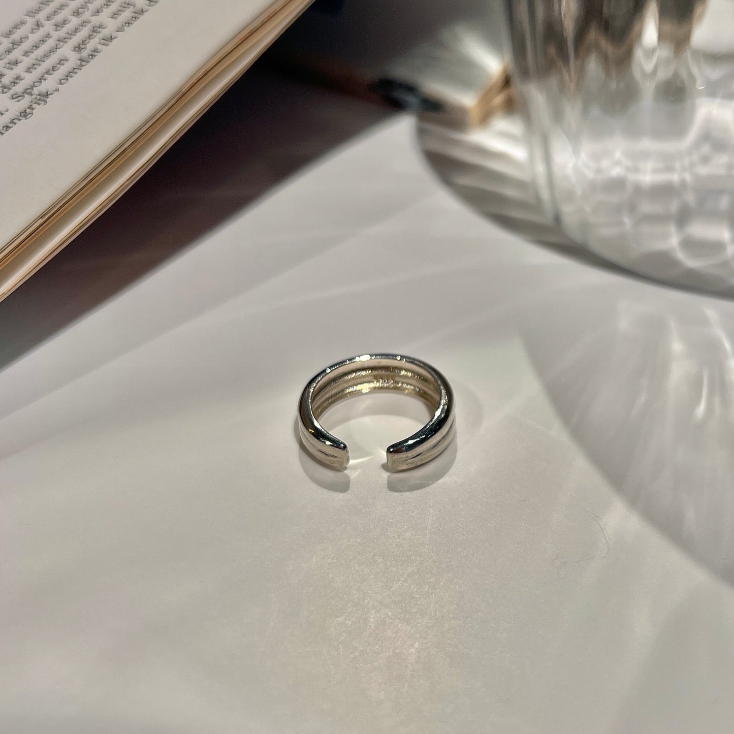 «CURVED GLOW BAND»— Polished Adjustable Ring