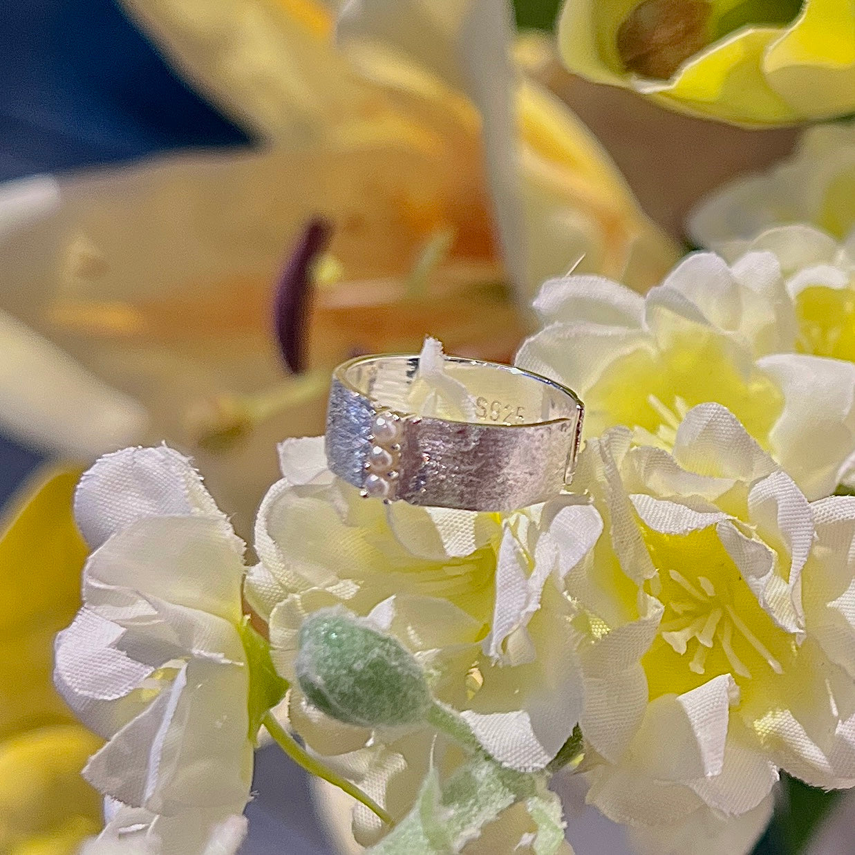 «LUNAR PEARL TEXTURE RING»- Sterling Silver Textured Band Ring with Mini Pearl Accents