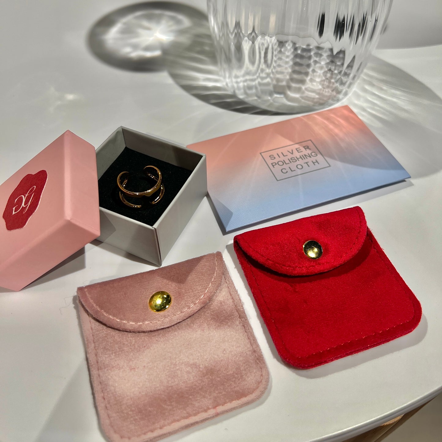 «GOLD OPEN FRAME RING» — Minimalist Adjustable Band in Gold