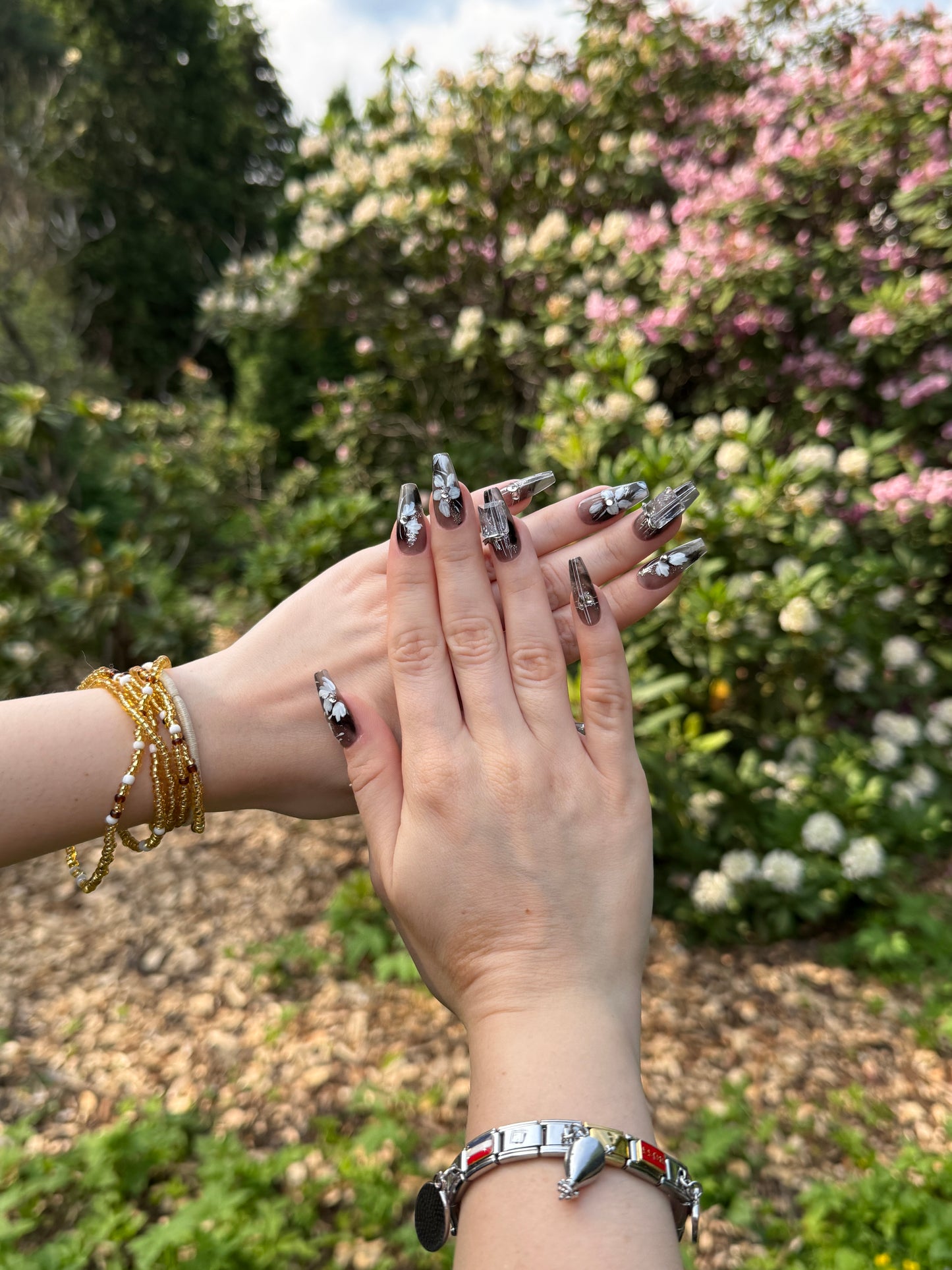 «MIDNIGHT BLOOM NAILS»– Hand-Painted Black Floral Press-On Nails, Elegant Glossy Black Base with Delicate White Flowers & Crystal Accents