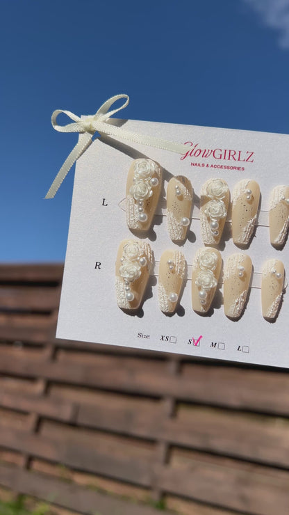 «NUDE ROSE ELEGANCE»– Nude Press-On Nails with 3D White Roses & Pearls, Soft Glam Romantic Nail Set for Every Occasion, Wedding & Romantic Nail Design