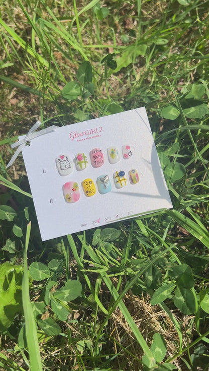 «PLAYFUL PURR & BALLOONS»- Hand-Painted Cat Design with Green, Yellow, Pink, Blue & Silver Balloon Accents, Cute & Playful Press-Ons